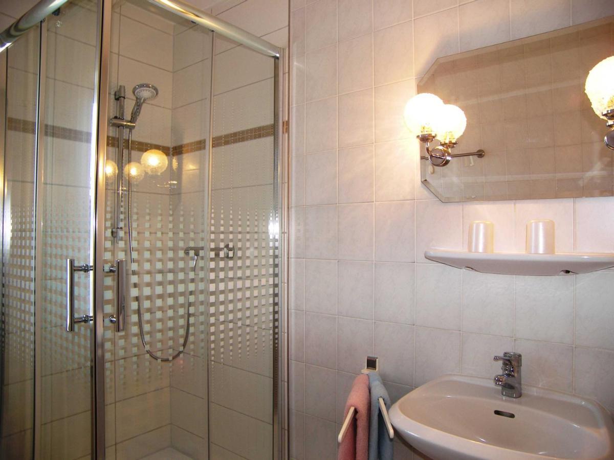 Ferienhaus Alice 10 Gehminuten Vom Strand Entfernt Heringsdorf  Exterior photo